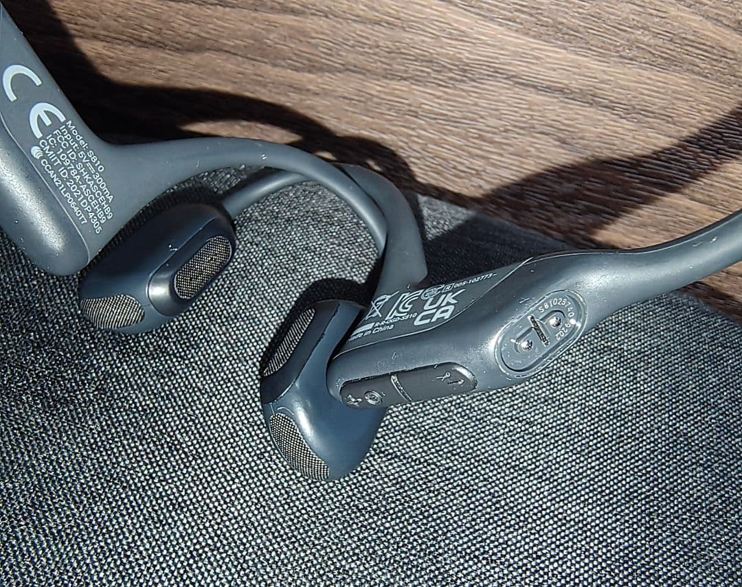 SHOKZ OPENRUN PRO 骨伝導イヤホン S810　ケーブル付属