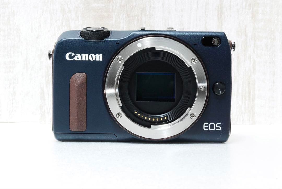 ほぼ未使用品✨Wi-Fi搭載✨32G SDカード✨ Canon EOS M2
