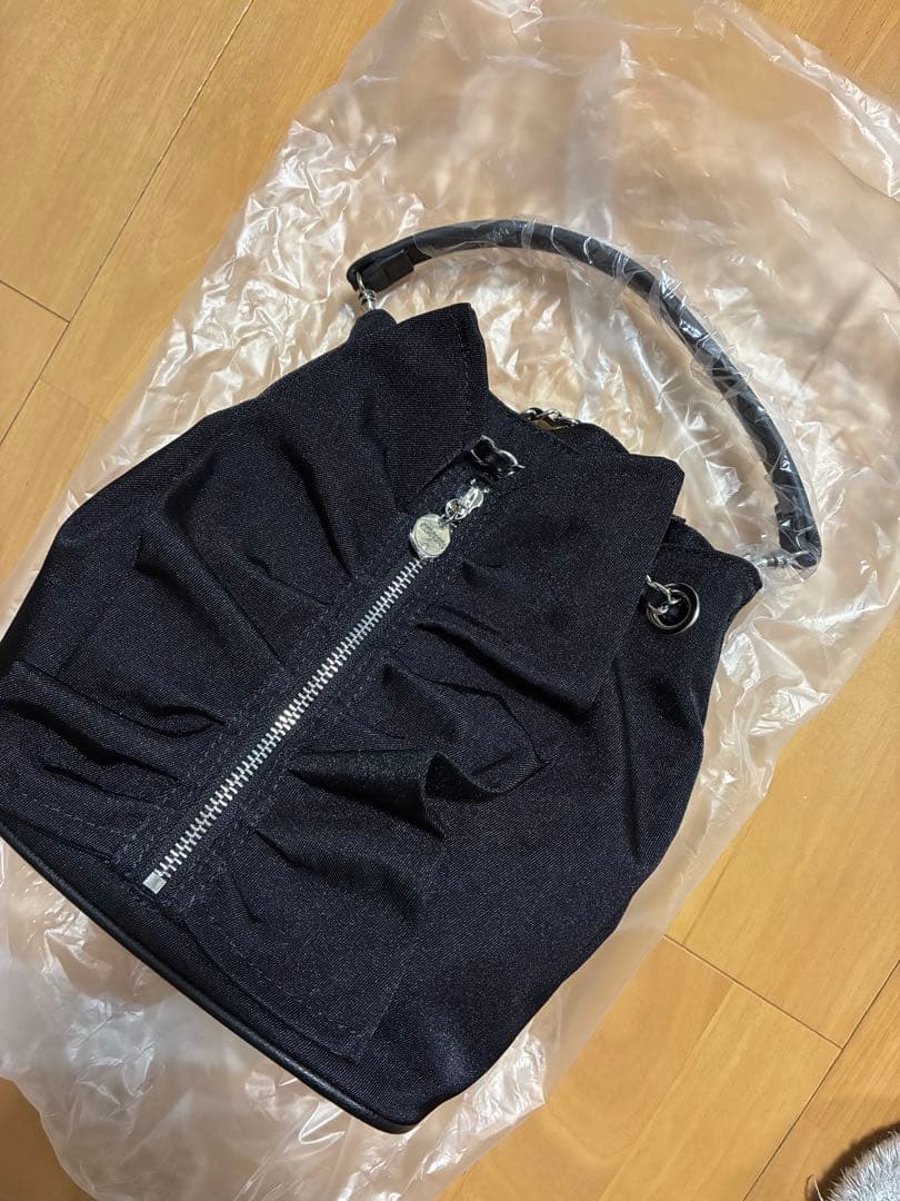 黒 新品未使用 チェーンショルダーフリルサック セルフォード CELFORD