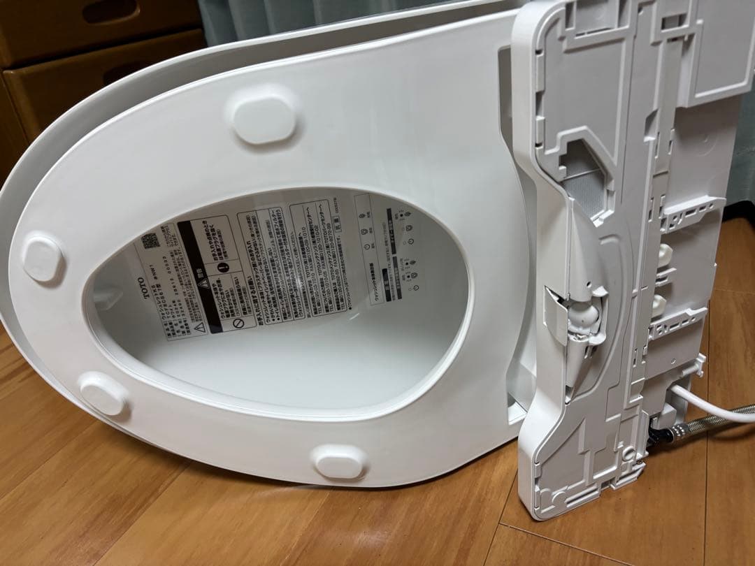 TOTO 瞬間式ウォシュレット「KSシリーズ」 ホワイト