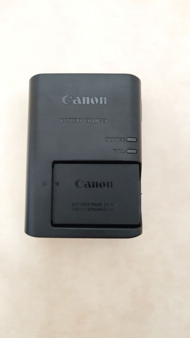 Canon EOS M100 ミラーレス一眼カメラ 箱あり 美品 Wi-Fi対応