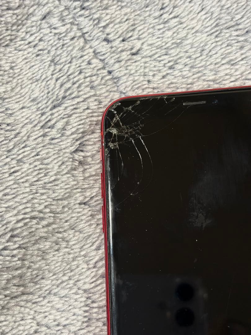 Apple iPhone XR (赤) 画面ひび割れあり