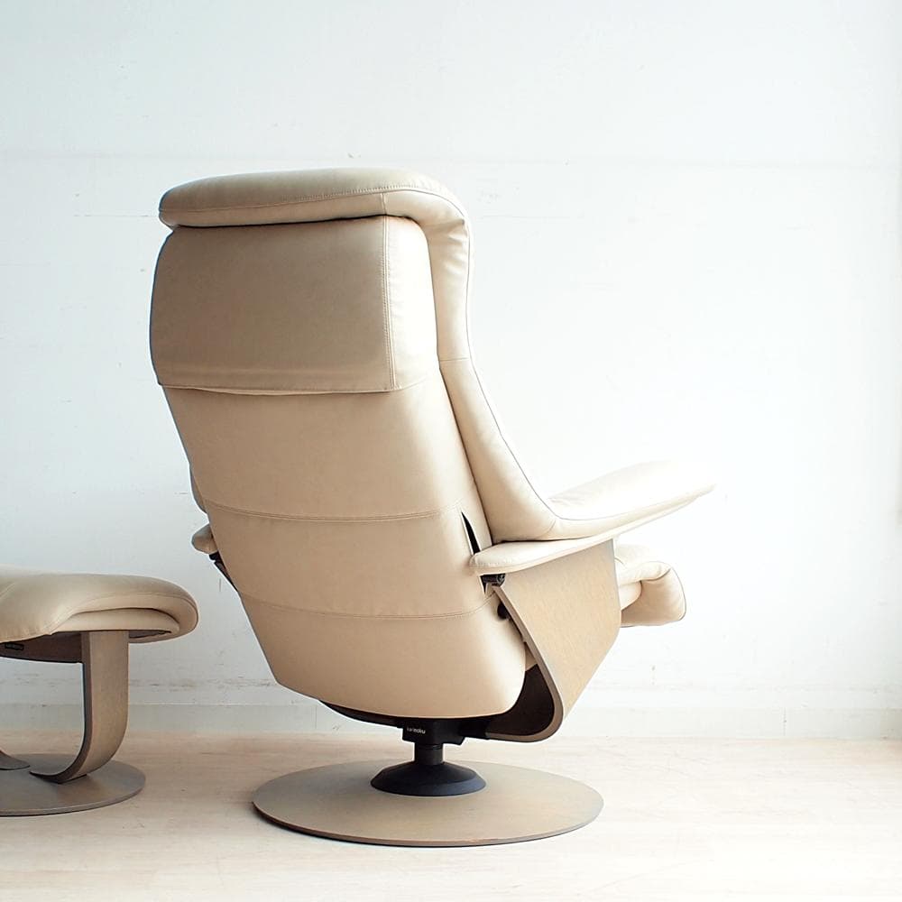 カリモク 「ザ・ファースト」 本革 リクライニングチェア オットマン付き