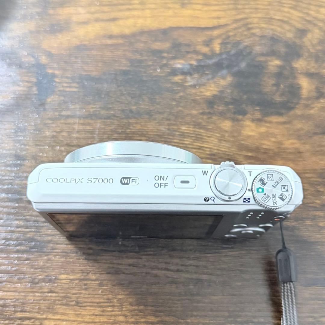 【美品】デジカメ　Nikon coolpix S7000