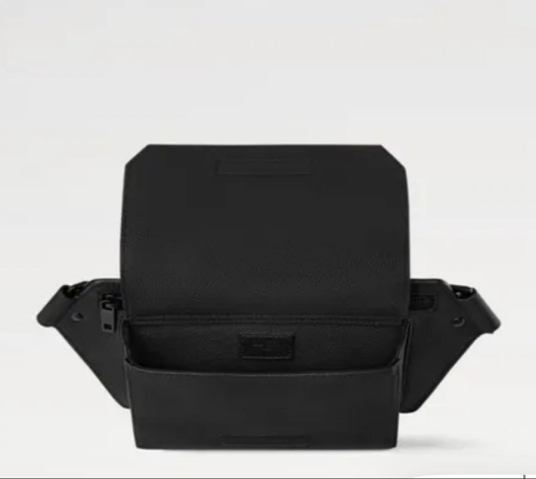 [新品同様] ルイヴィトン　アエログラム　テイクオフ　スリングバッグ　黒