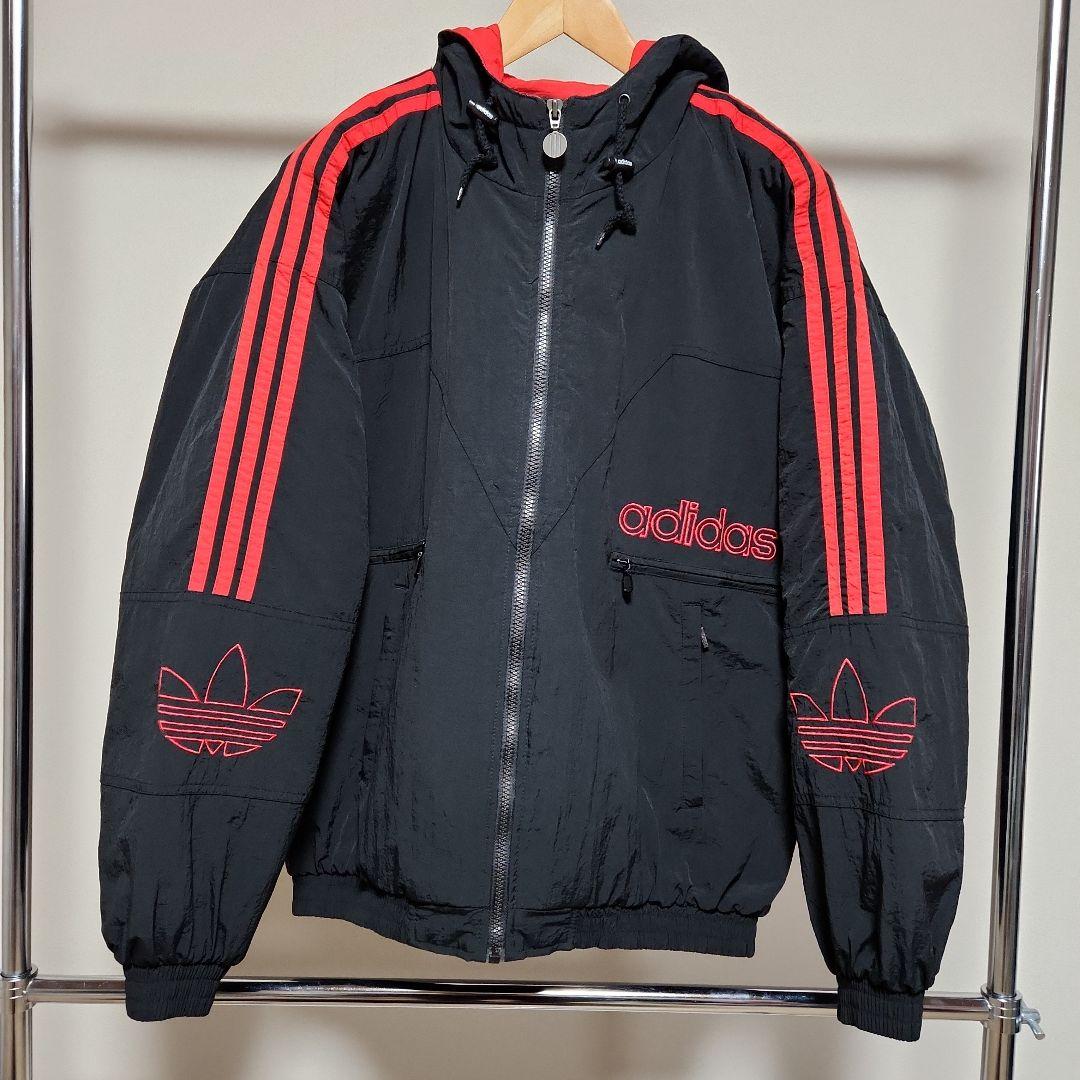 adidas　アディダス　珍しいナイロンセットアップ　キルティングライナー