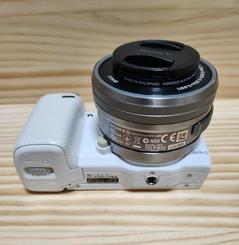 SONY α5000 デジタル一眼レフカメラ バッテリー２個付き