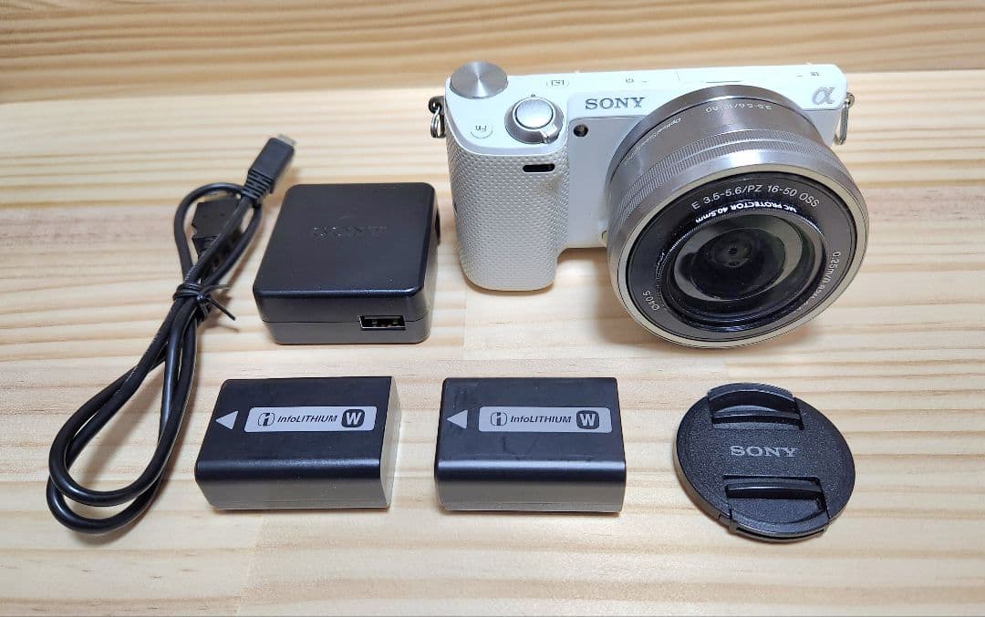 SONY α5000 デジタル一眼レフカメラ バッテリー２個付き