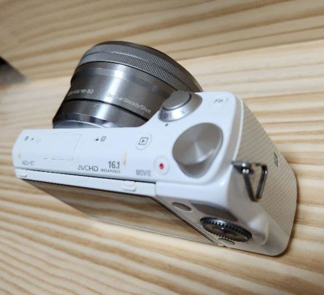 SONY α5000 デジタル一眼レフカメラ バッテリー２個付き