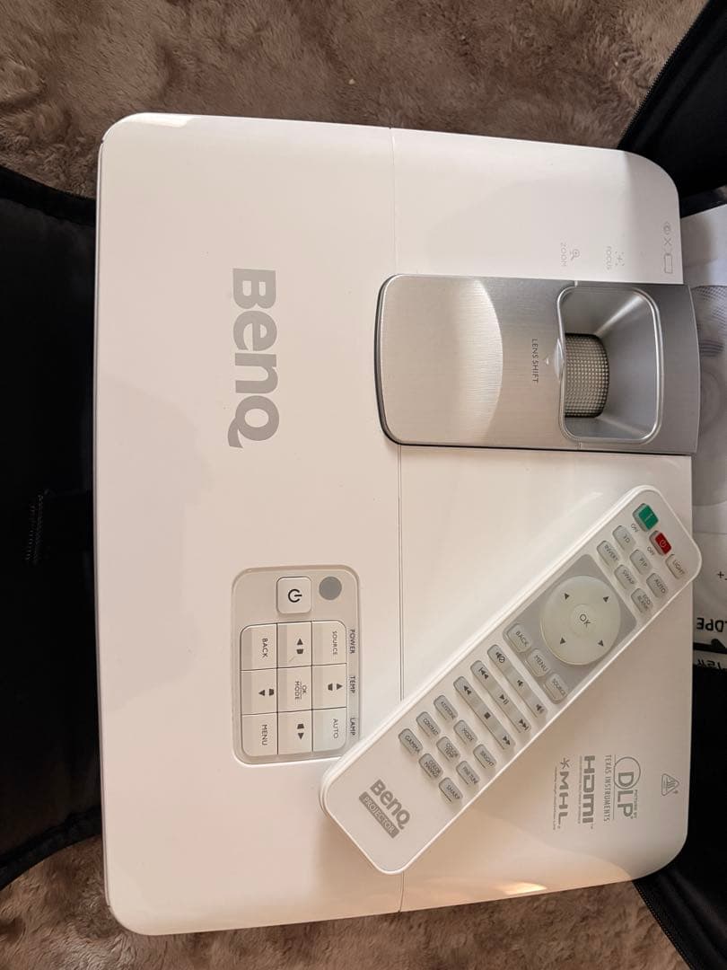 BENQ W1070+ プロジェクター 美品