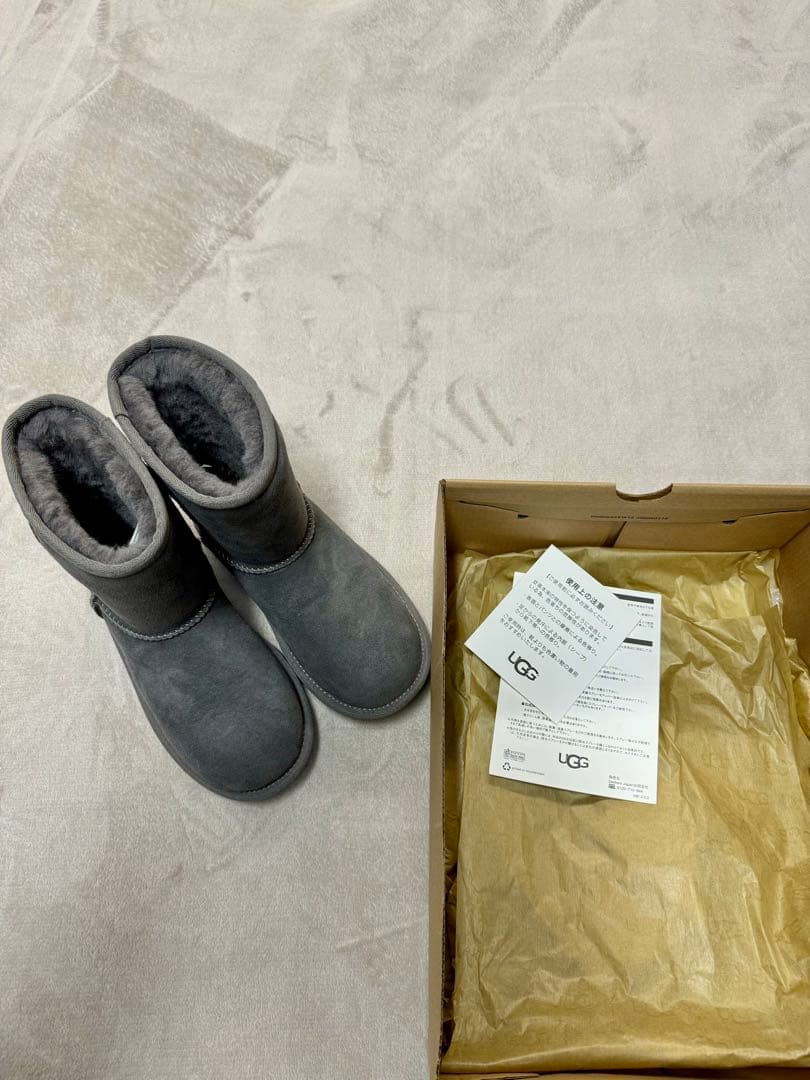 ブーツ・ブーティ UGG