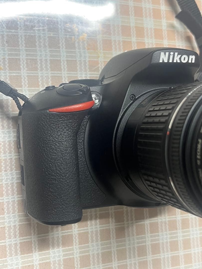 Nikon D5600 デジタル一眼レフカメラ 18-55mmレンズ付き