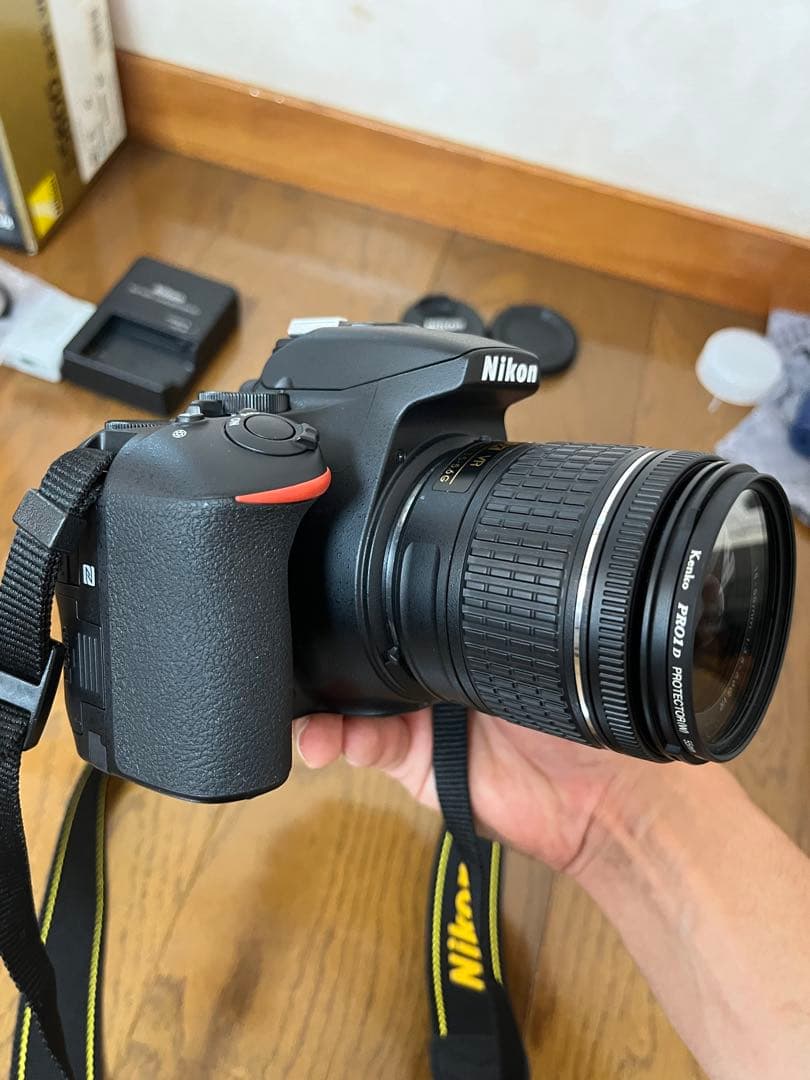Nikon D5600 デジタル一眼レフカメラ 18-55mmレンズ付き