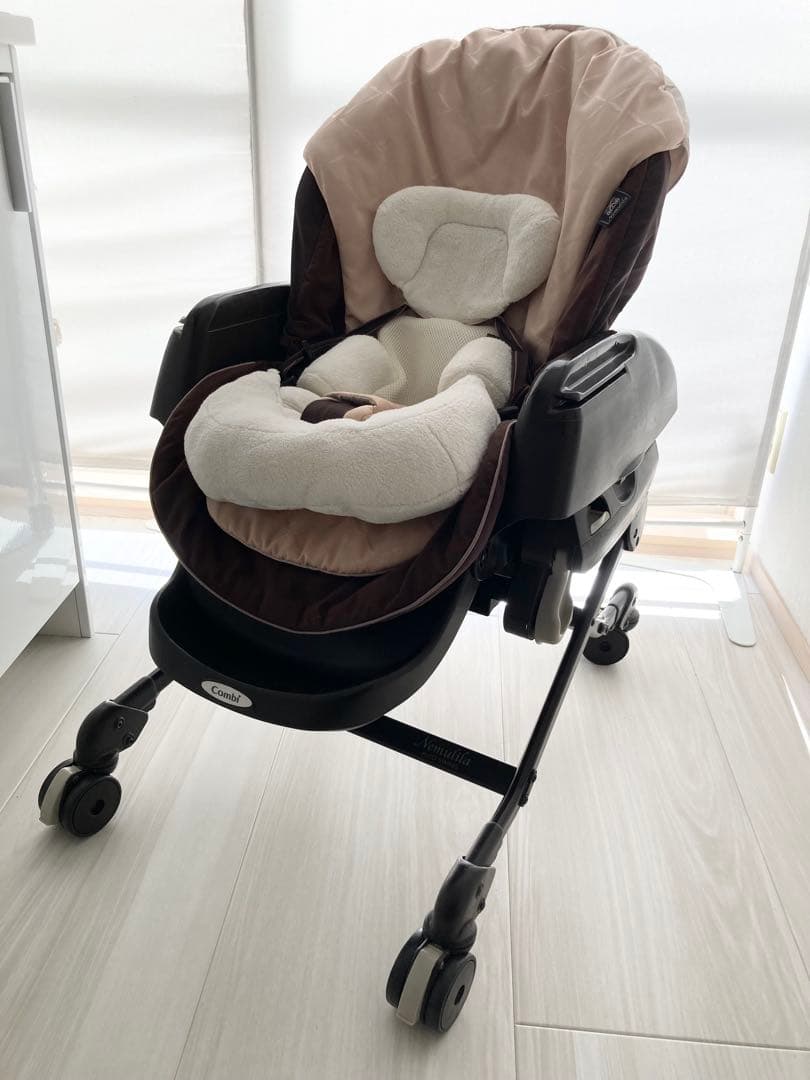 【電動】Combi ネムリラBEDi オートスウィング ハイローチェア