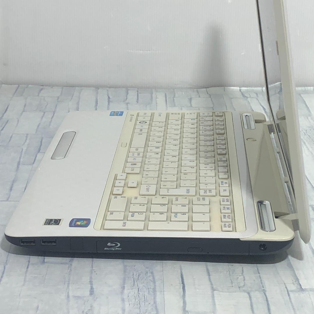 東芝 ノートパソコン本体 Core i7/SSD256GB/8GB/Win10