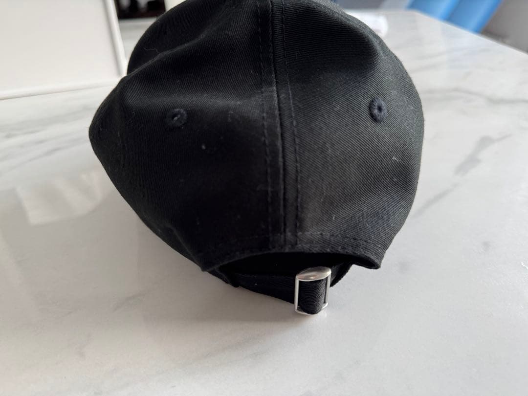 ブラック ストーン付き ベースボールキャップ