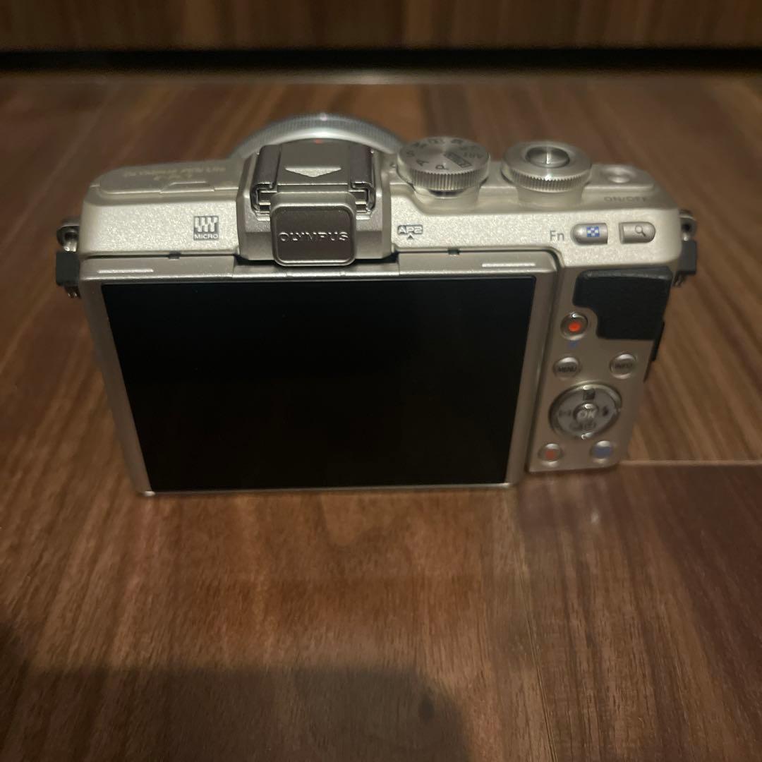 OLYMPUS ミラーレス一眼 PEN E-PL7
