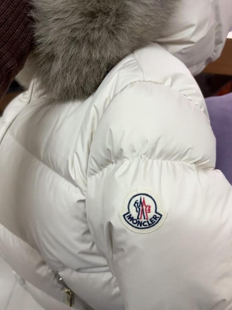 極希少✨MONCLER アイボリー ダウンジャケット