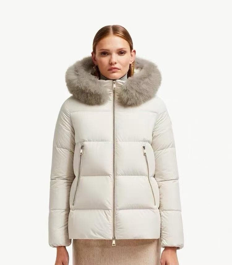 極希少✨MONCLER アイボリー ダウンジャケット