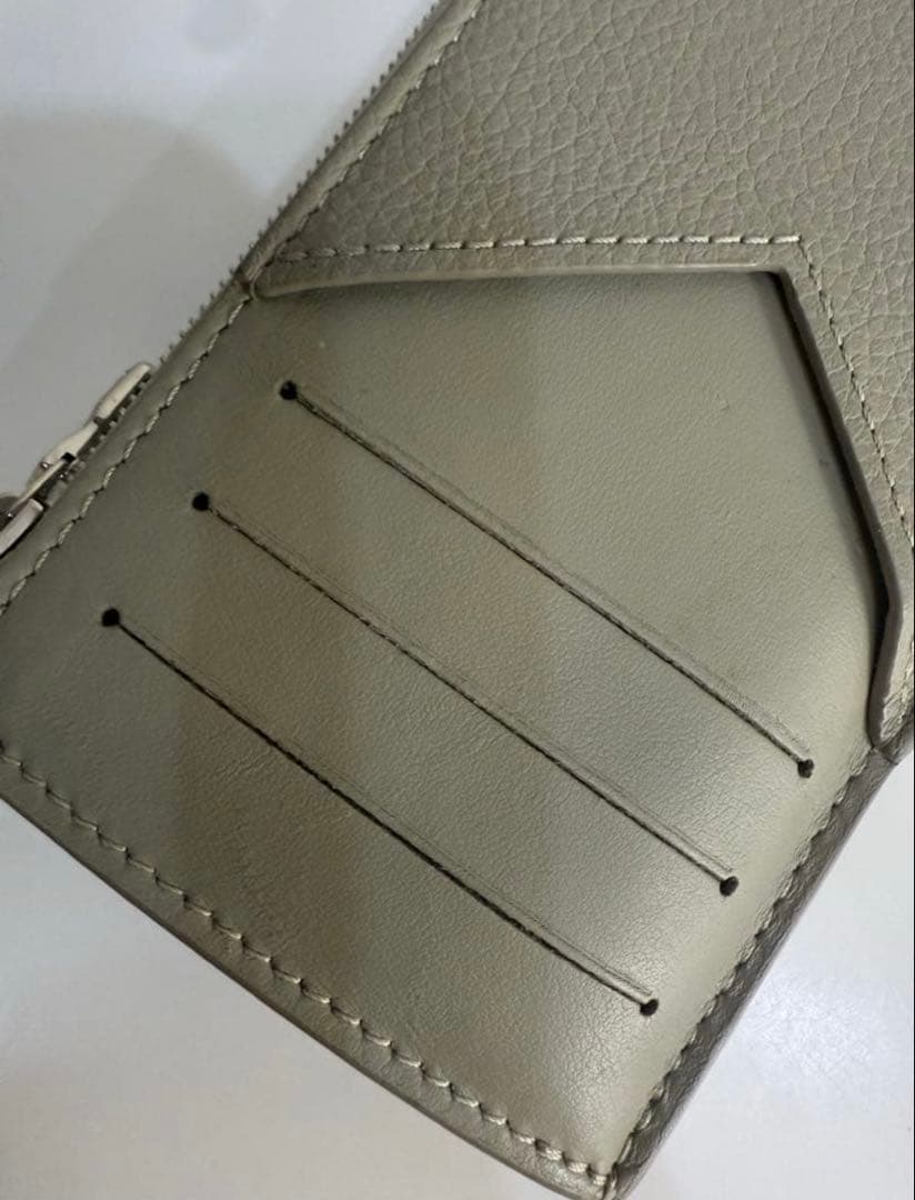 LOUIS VUITTONホルダー美品フラグメントケース最安値！