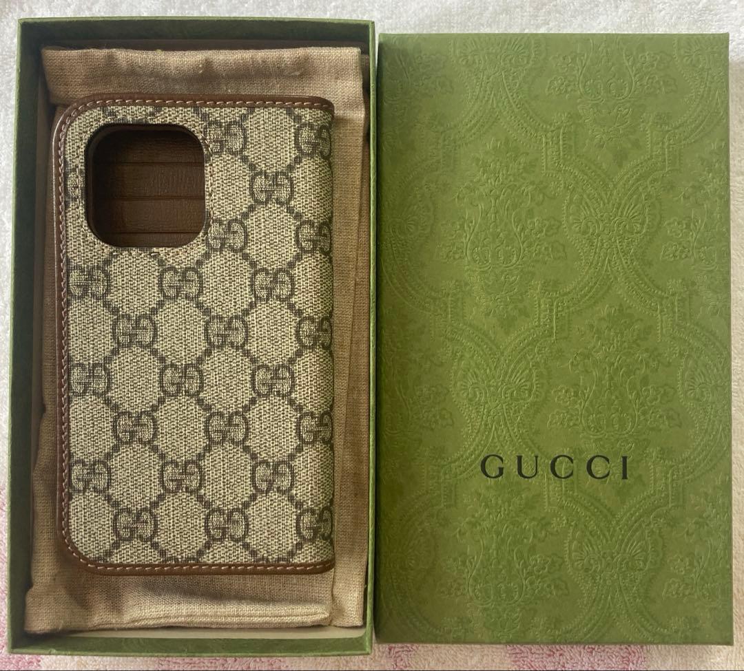 美品【GUCCI】 スマホケース　iPhone15pro
