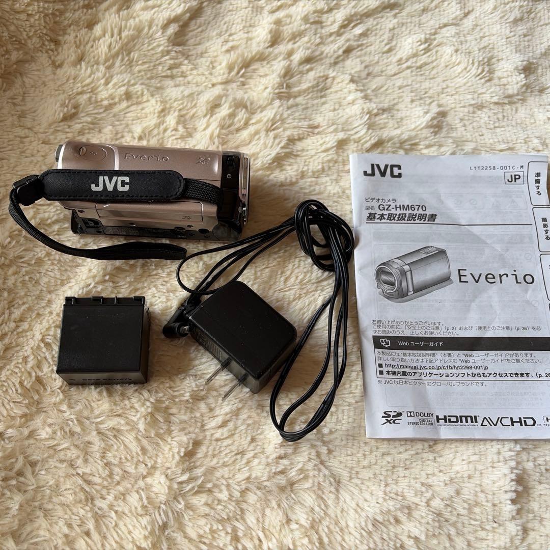 ビデオカメラ JVC Everio GZ-HM670-N 32GB