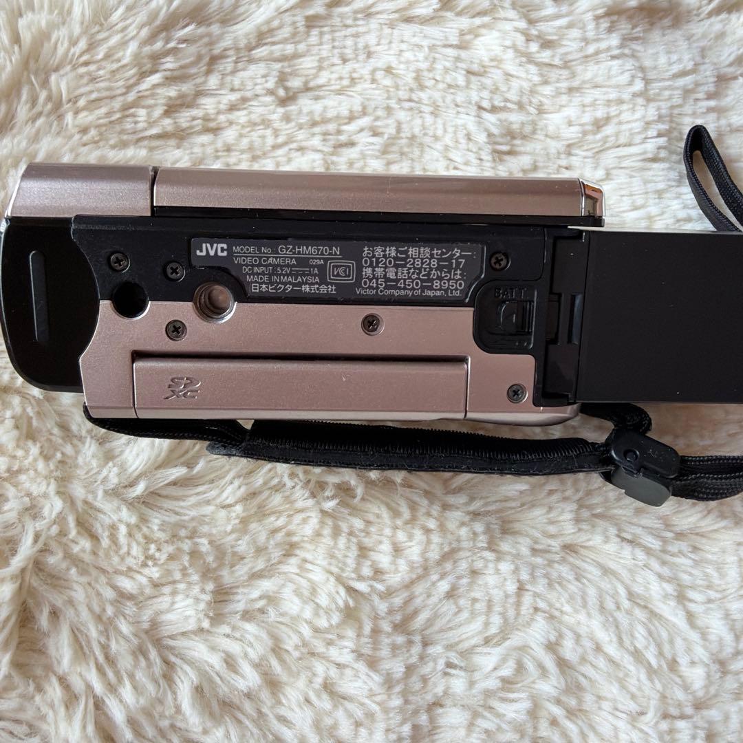 ビデオカメラ JVC Everio GZ-HM670-N 32GB
