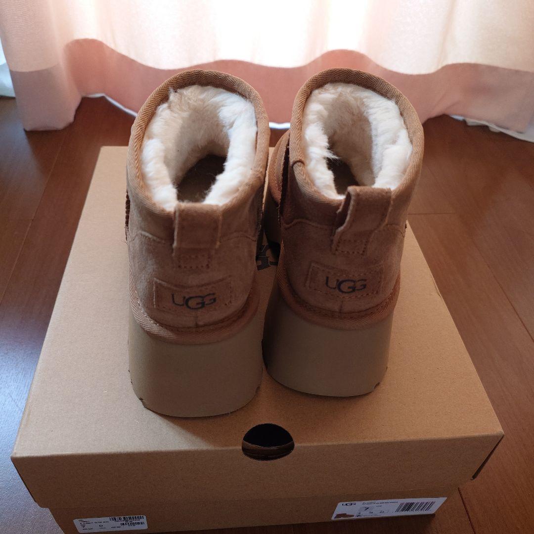 靴 UGG W CLASSIC ULTRA MINI NEW HEIGHTS 7