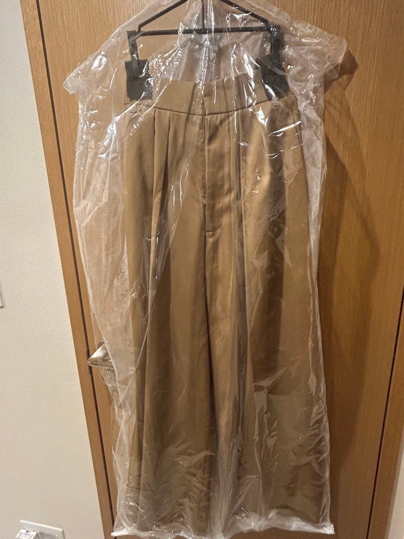 [クリーニング済] yori コットンダブルタックパンツ