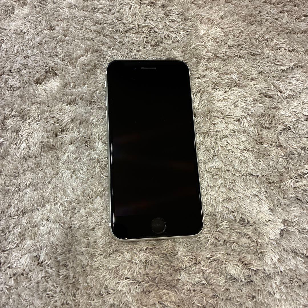 Apple iPhone SE第2世代　ホワイト 本体