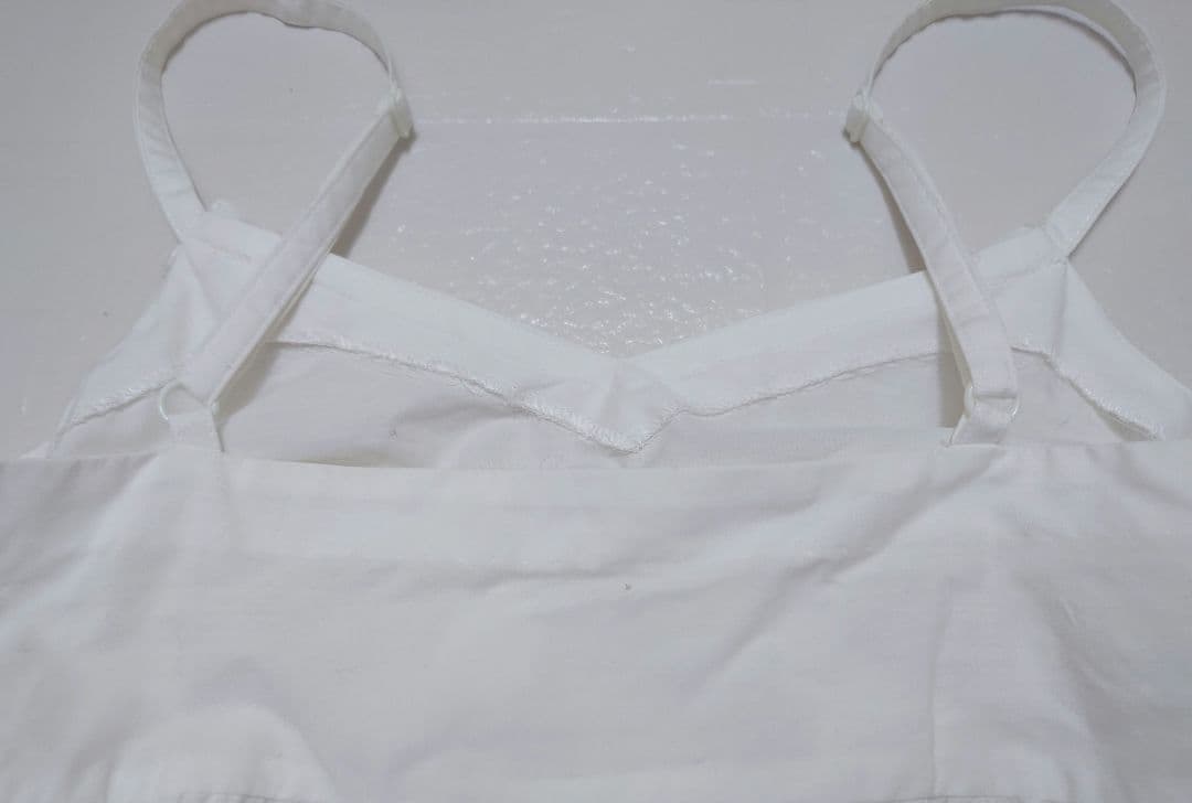 ホワイト レース付き キャミソール