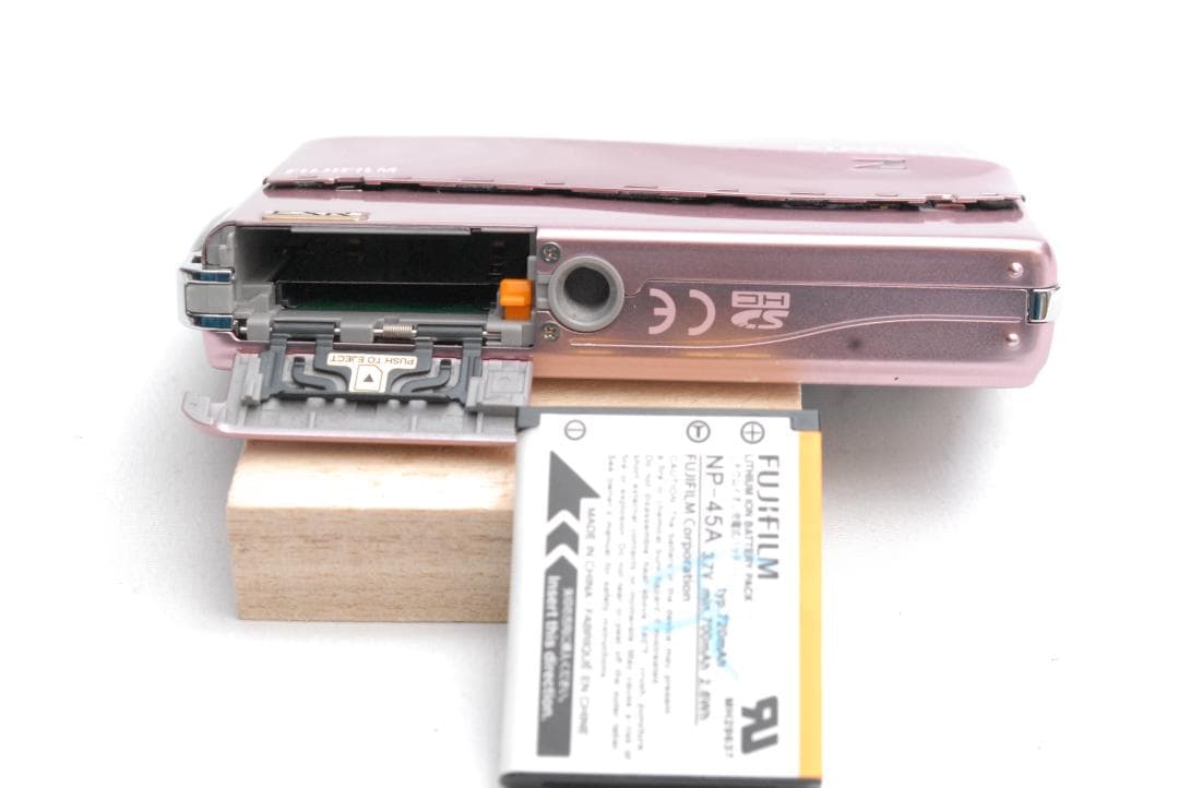 FUJIFILM FinePix Z800EXR (良品）