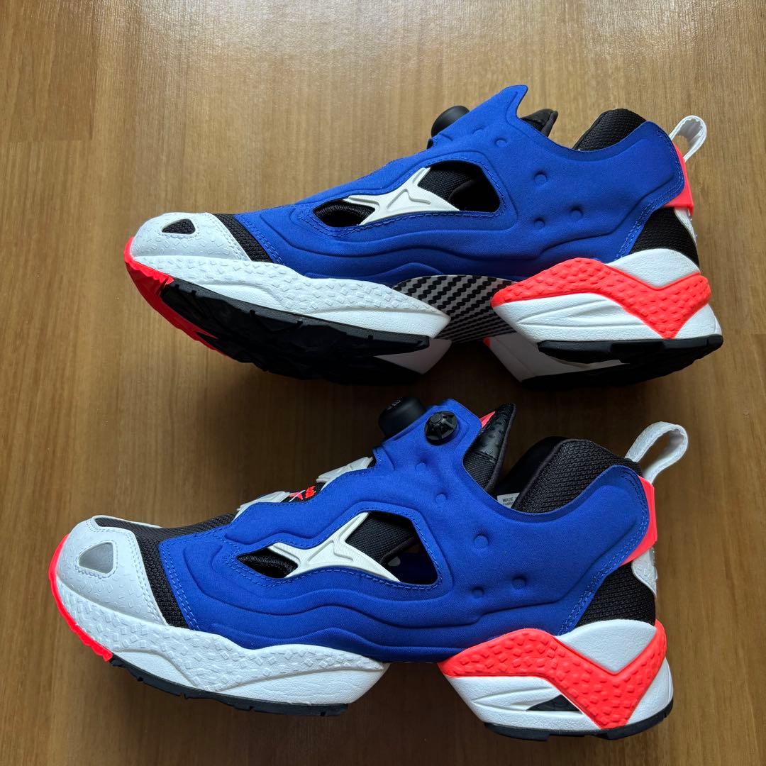 美品　REEBOK INSTA PUMP FURY 95 トリコロール　28.5