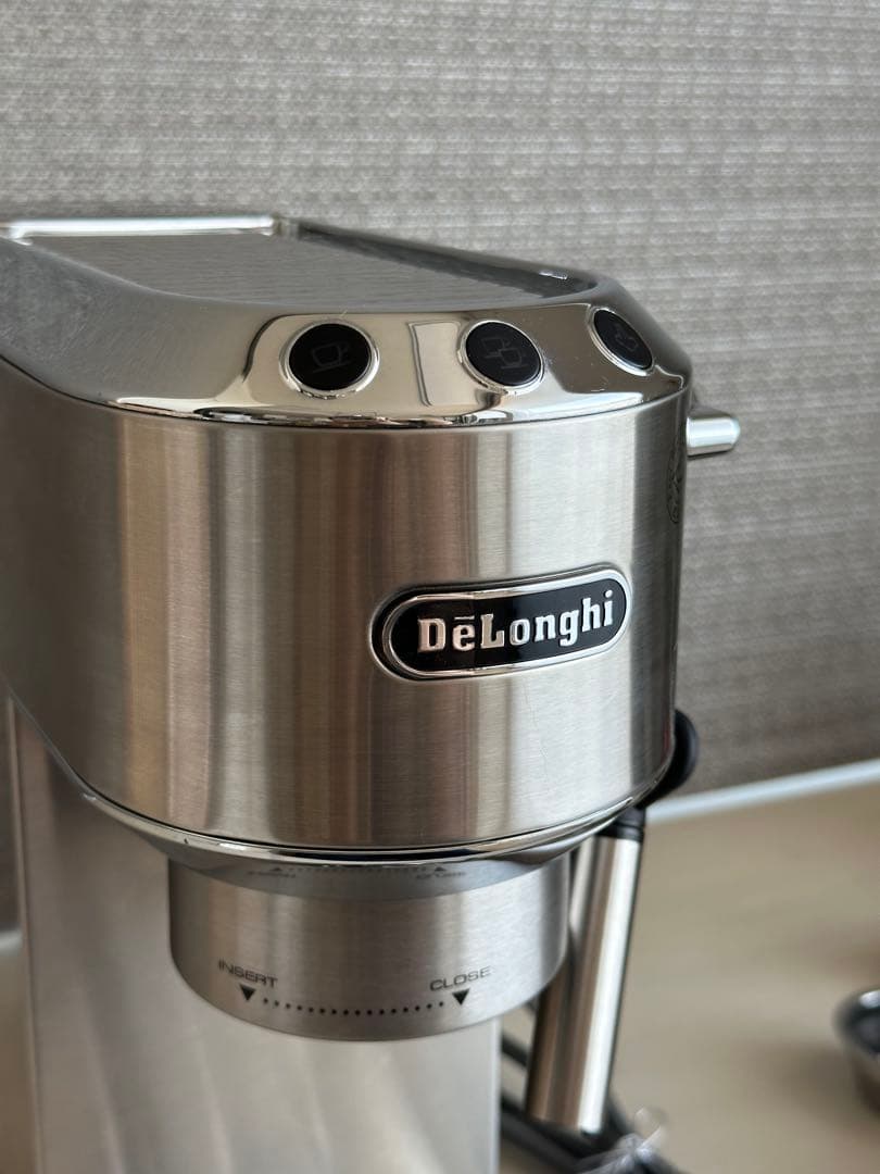 デロンギ デディカ エスプレッソマシン EC680