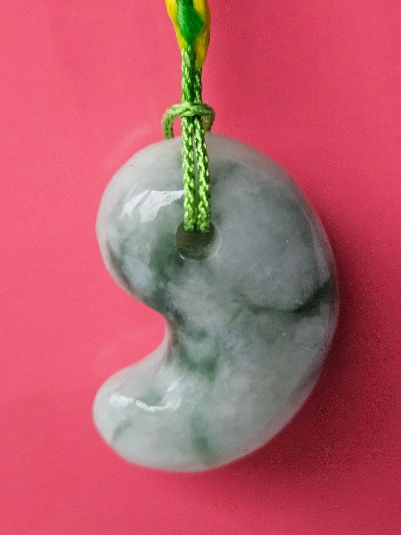 専用 糸魚川産　翡翠勾玉　　　　　☆18,000円☆