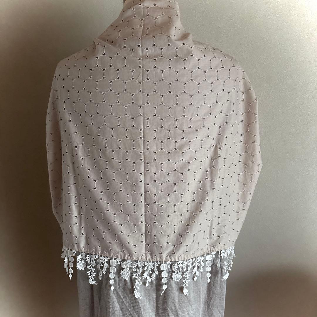 ワンちゃん☆ ミナペルホネンanemoneブローチとサークルレースストール