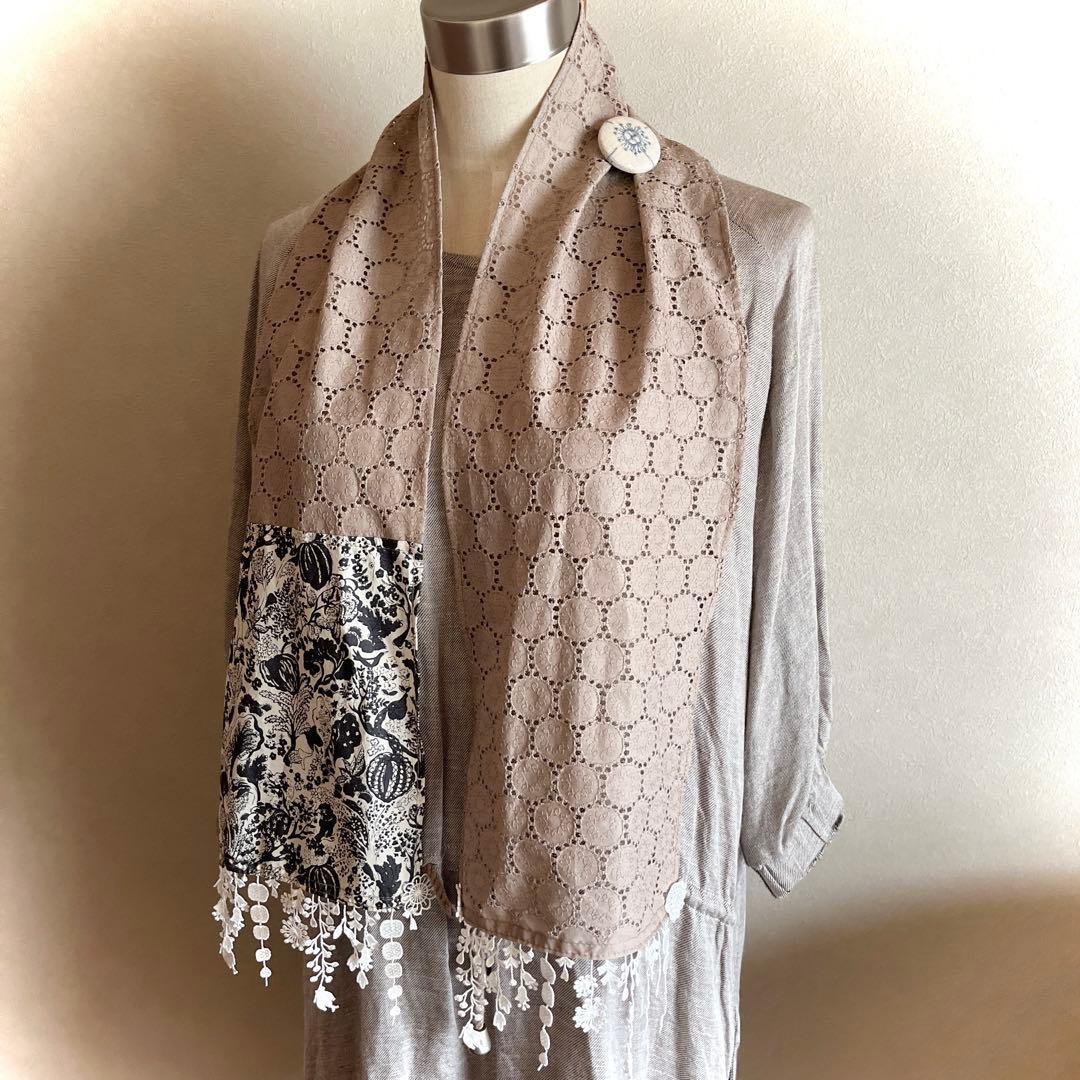 ワンちゃん☆ ミナペルホネンanemoneブローチとサークルレースストール