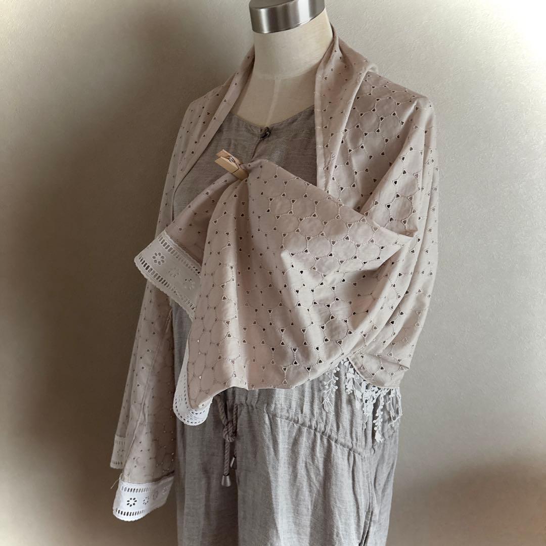 ワンちゃん☆ ミナペルホネンanemoneブローチとサークルレースストール