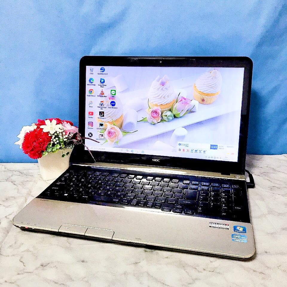 美品❣NECノートパソコン ゴールド✨薄型 大容量 カメラ付き ブルーレイ
