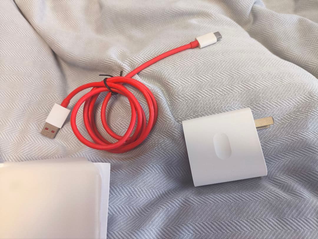 [最終値下げ]上位版 OnePlus 7T 新品バッテリー交換済み