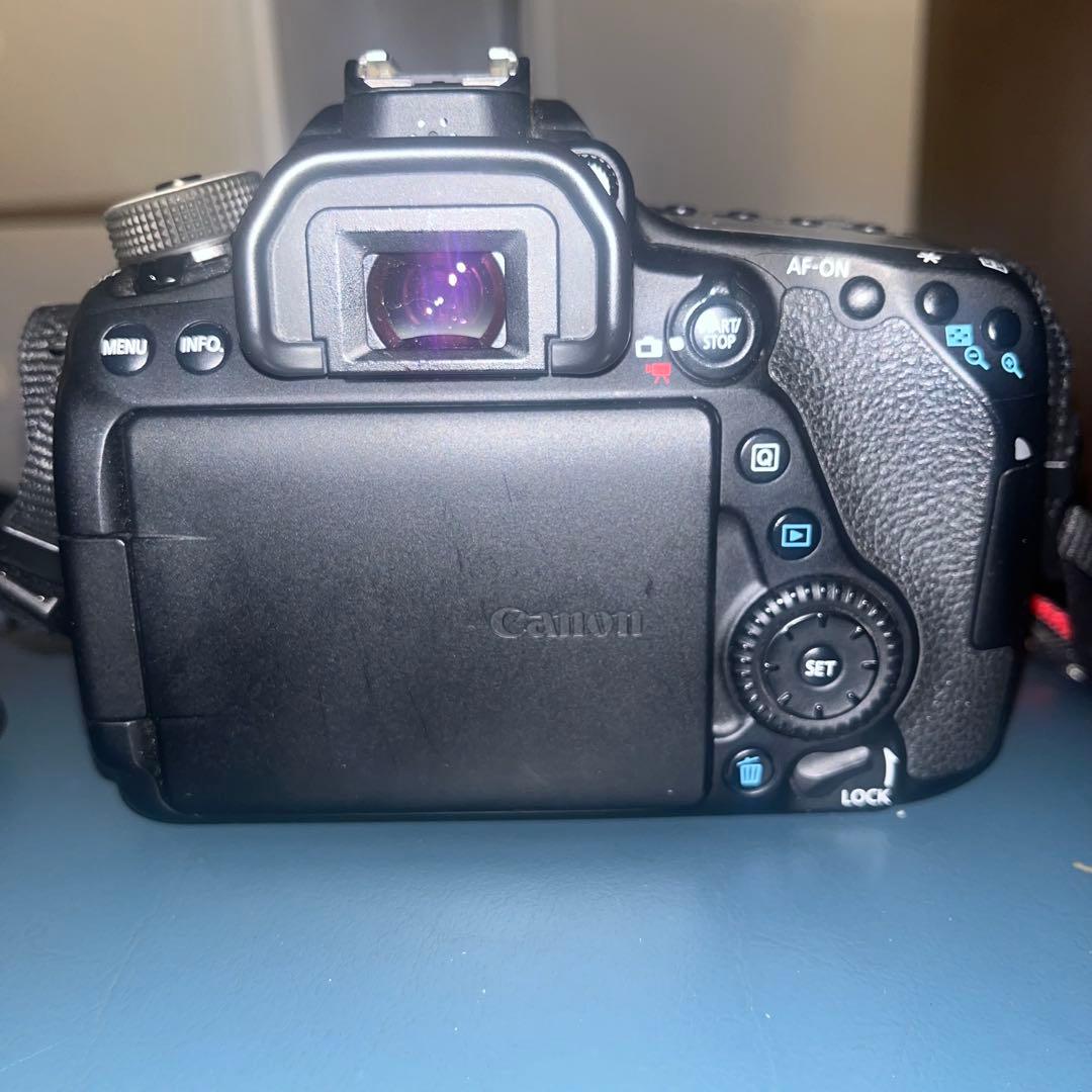 Canon EOS80D 一眼レフカメラレンズ・バッテリー・充電器付き