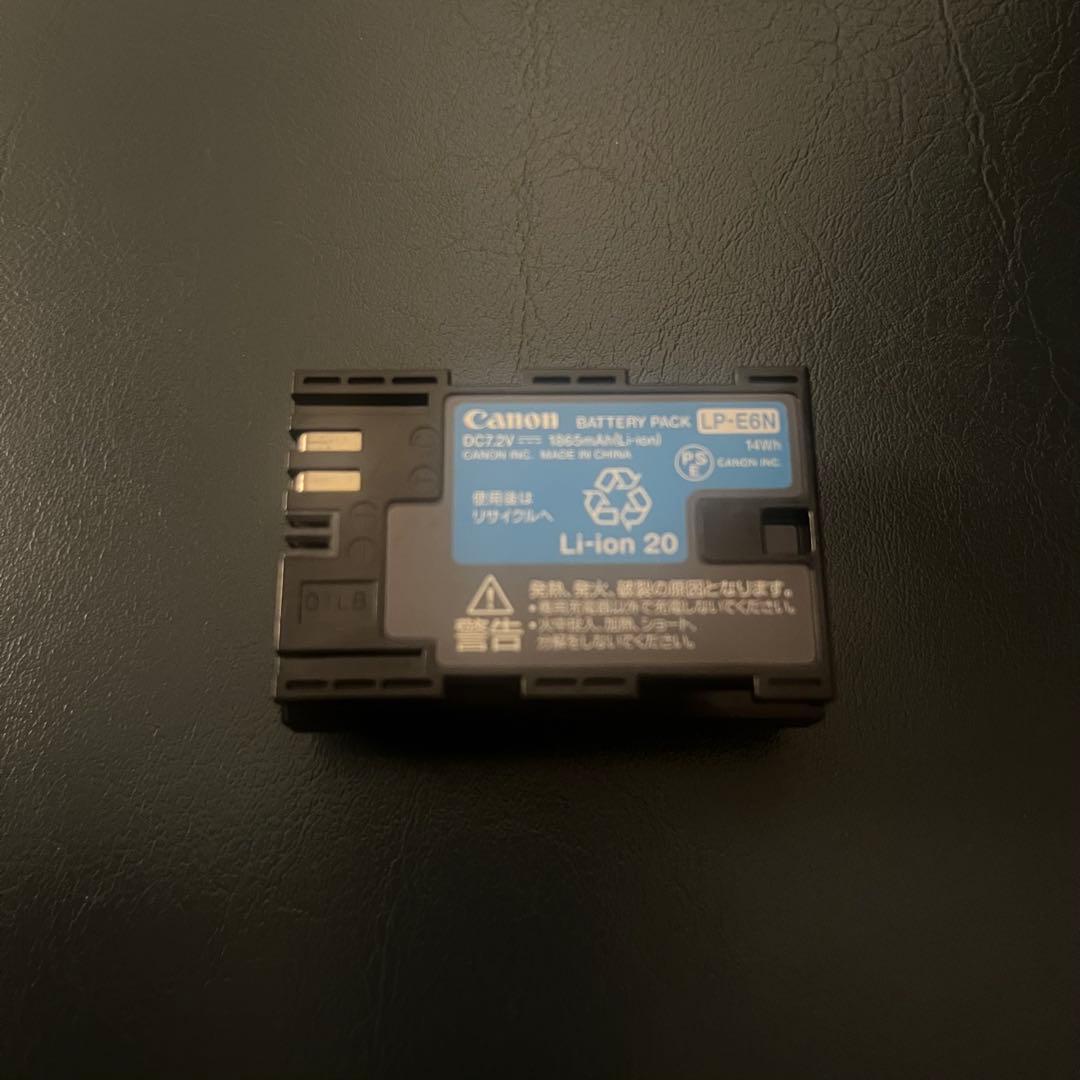 Canon EOS80D 一眼レフカメラレンズ・バッテリー・充電器付き