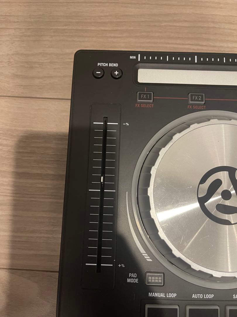 Numark MTPRO3 つまみカバー2箇所不足