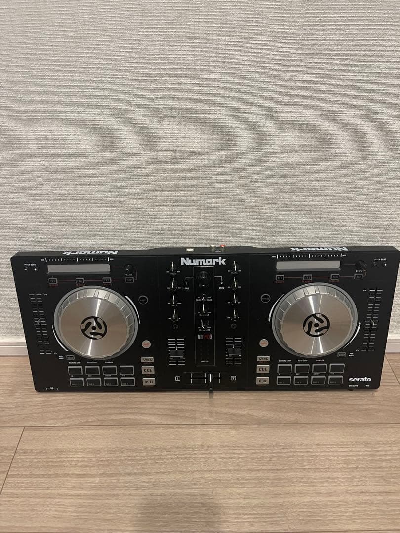 Numark MTPRO3 つまみカバー2箇所不足