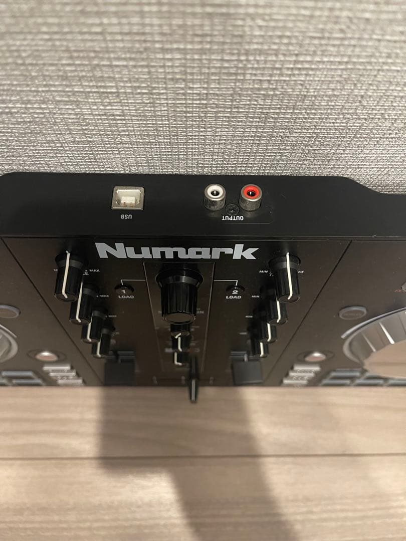 Numark MTPRO3 つまみカバー2箇所不足