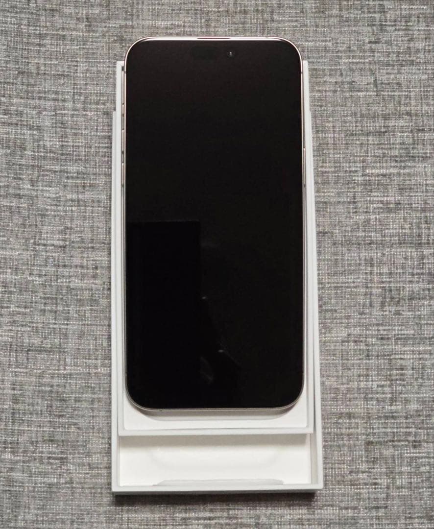 【美品】Apple iPhone 15 Pro Max 256GB ナチュラル