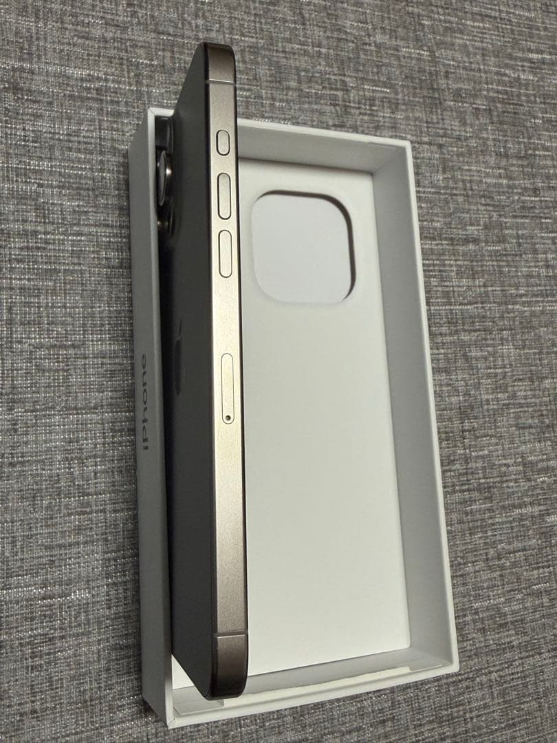 【美品】Apple iPhone 15 Pro Max 256GB ナチュラル