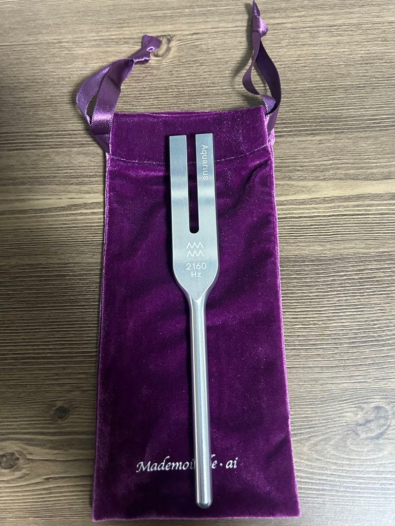 マドモアゼル愛人気チューナー厳選4点＋音叉立て、ハンマー、収納袋セット