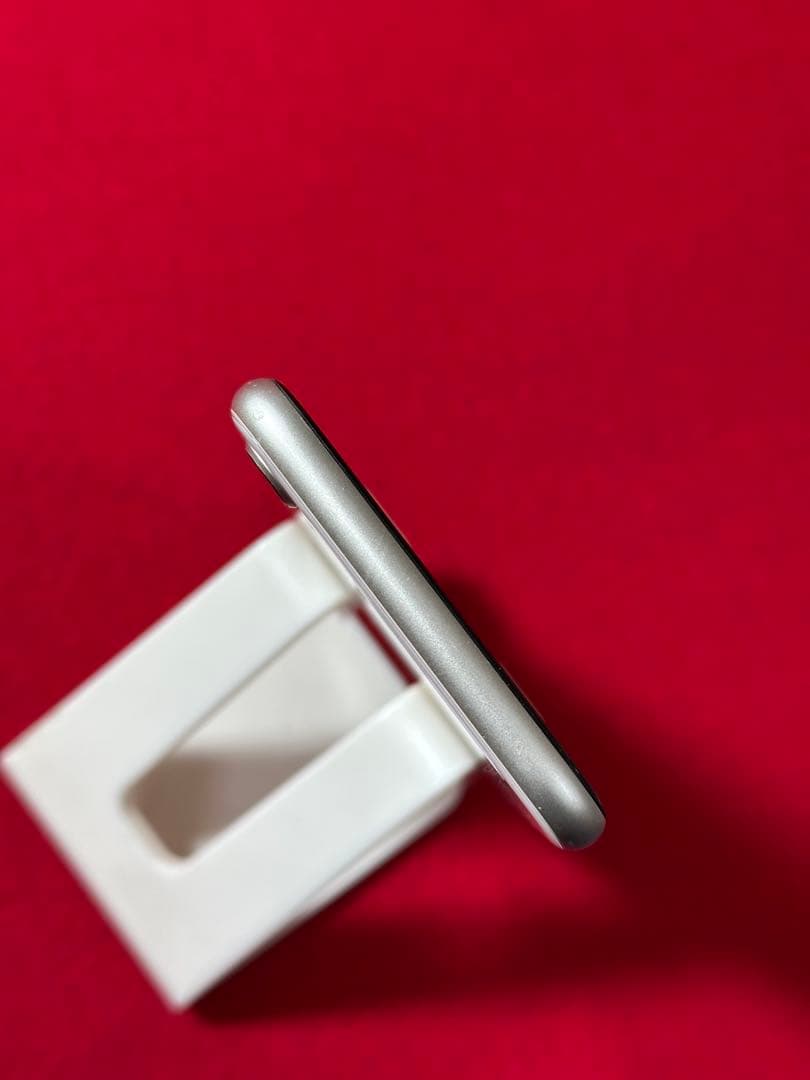 【3088】iPhone SE3第3世代スターライト 64GB simフリー