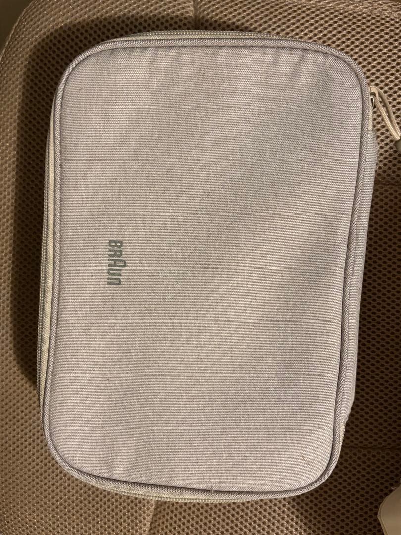 Braun 脱毛器 収納ケース付き